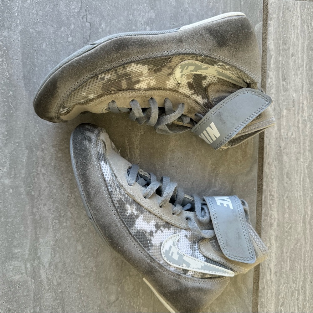 Nike Wrestling Shoe Gray High-Top Sneakers